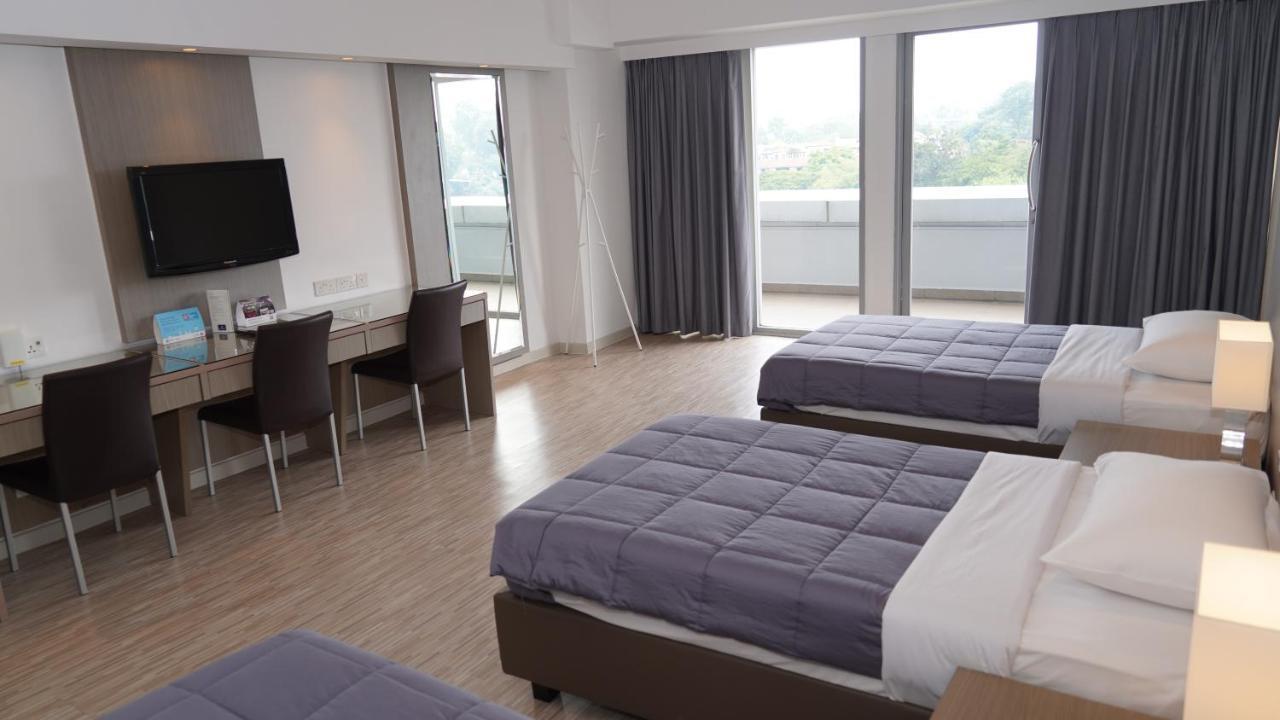 Khách sạn Relc International 4*