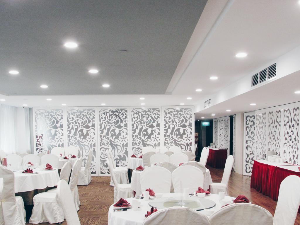 Relc International Khách sạn 4*
